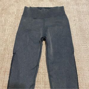 {OFFLINE by Aerie} Ribbed High Rise 7/8 Seamless Side Braided Leggings ~ Size M